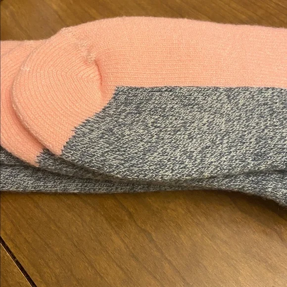 Juicy by Juicy Couture Pink and Gray Logo Knit Insulating Socks One Size. - Picture 3 of 5